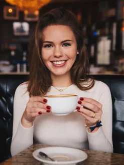 Classy Girls Wear Pearls