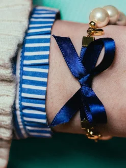 Classy Girls Wear Pearls