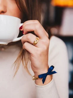 Classy Girls Wear Pearls