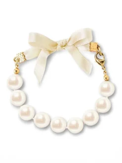 Classy Girls Wear Pearls