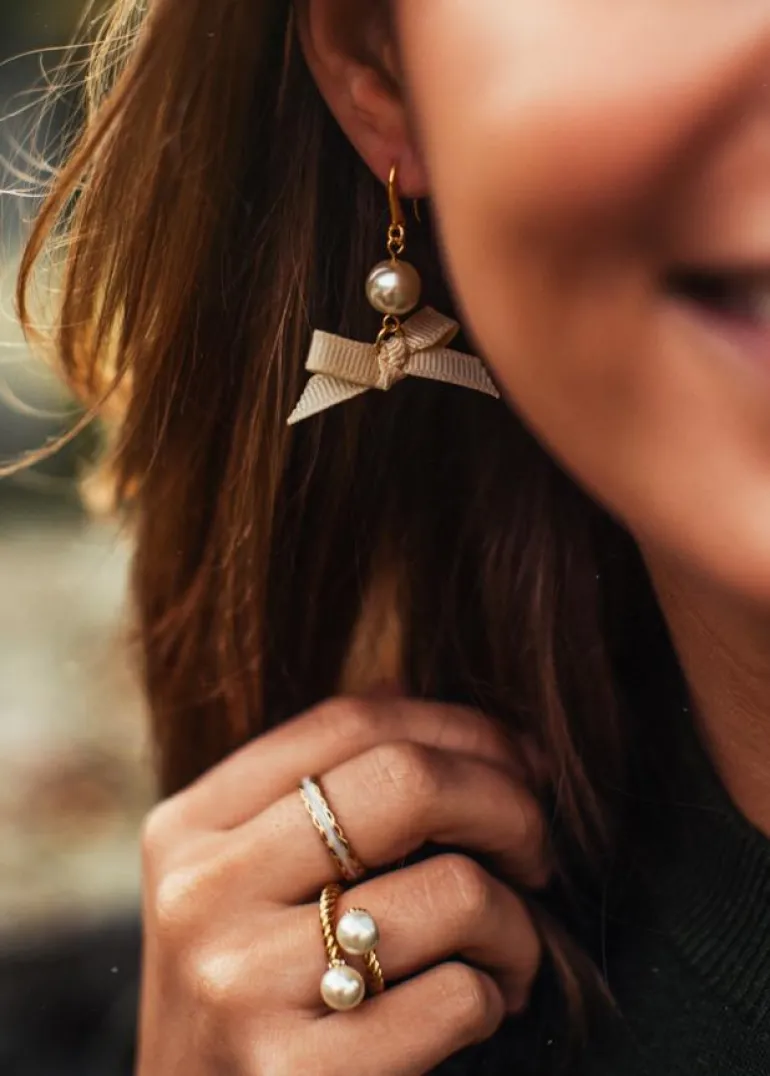 Scalloped Ring - Pearl